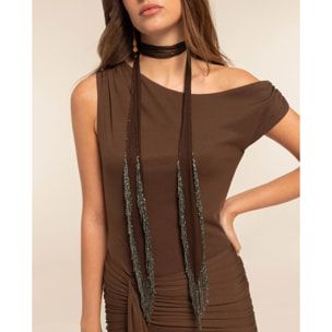 Foulard con abalorios y flecos en el bajo de mujer