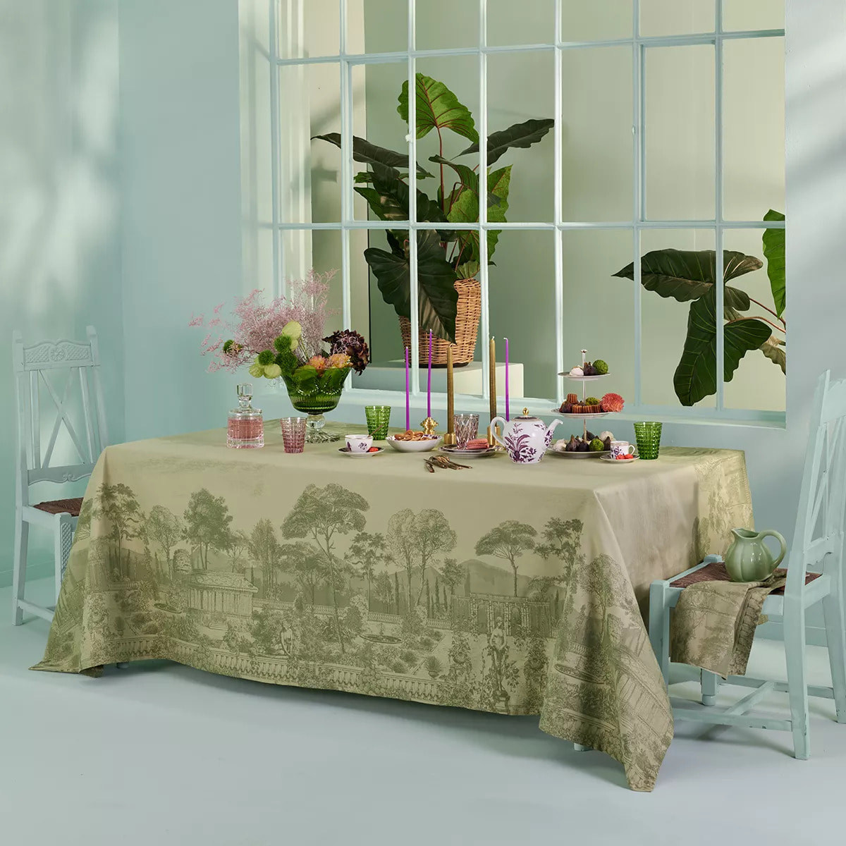 Chemin de table pur coton anti tache motif jacquard Jardin spirituel olive