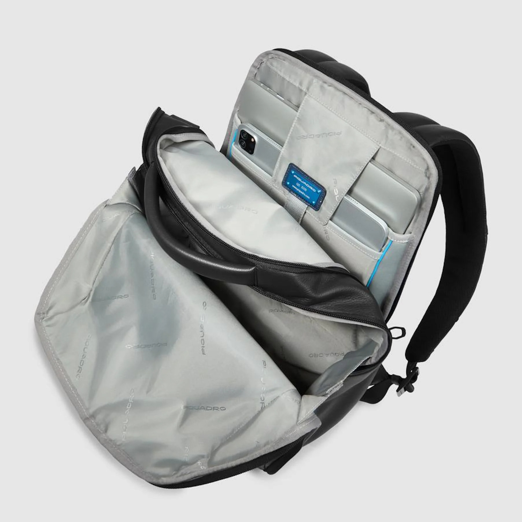 Piquadro Zaino porta pc e iPad® con tasca per Piquadro Smart Tracker, protezioni antiurto e RFID