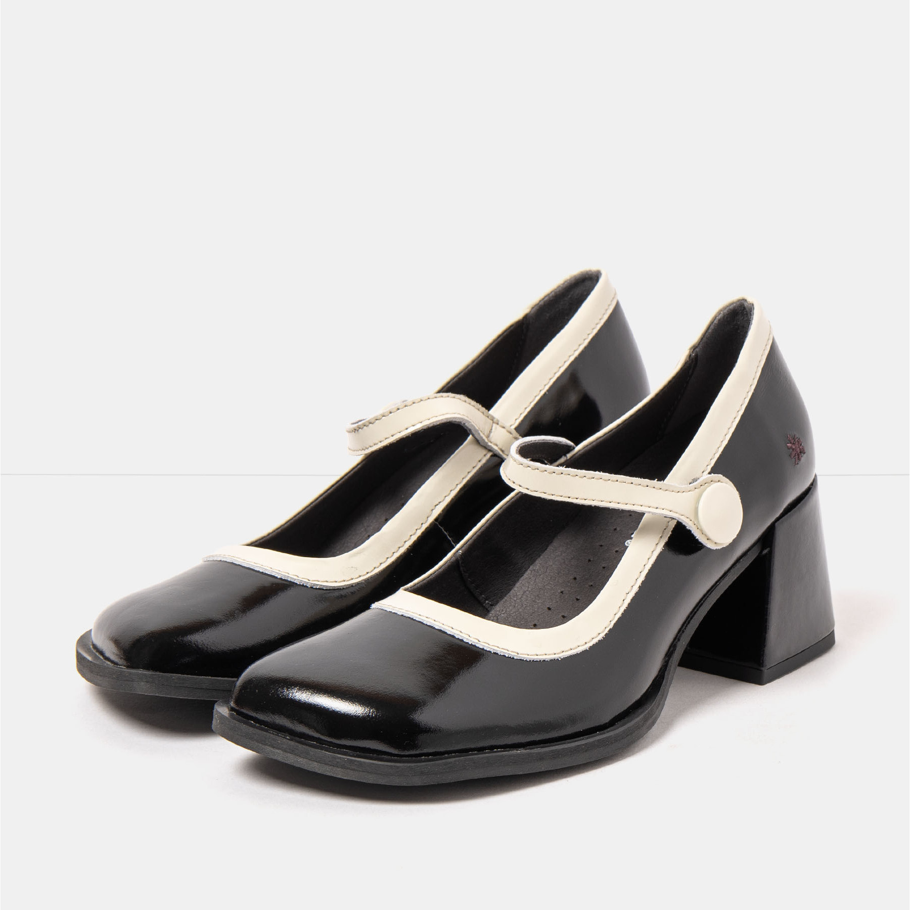 Zapatos 1709 NAPPA SHINNY BLACK-CREAM / VERONA color Black-cream