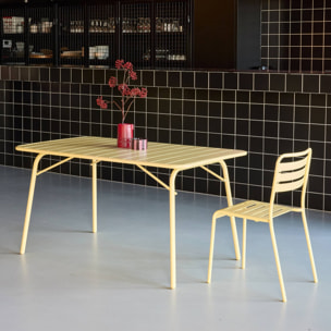 Table de jardin pliante métal 6 places. jaune. Amelia. 140x80cm. traitement antirouille. lattes et bords arrondis