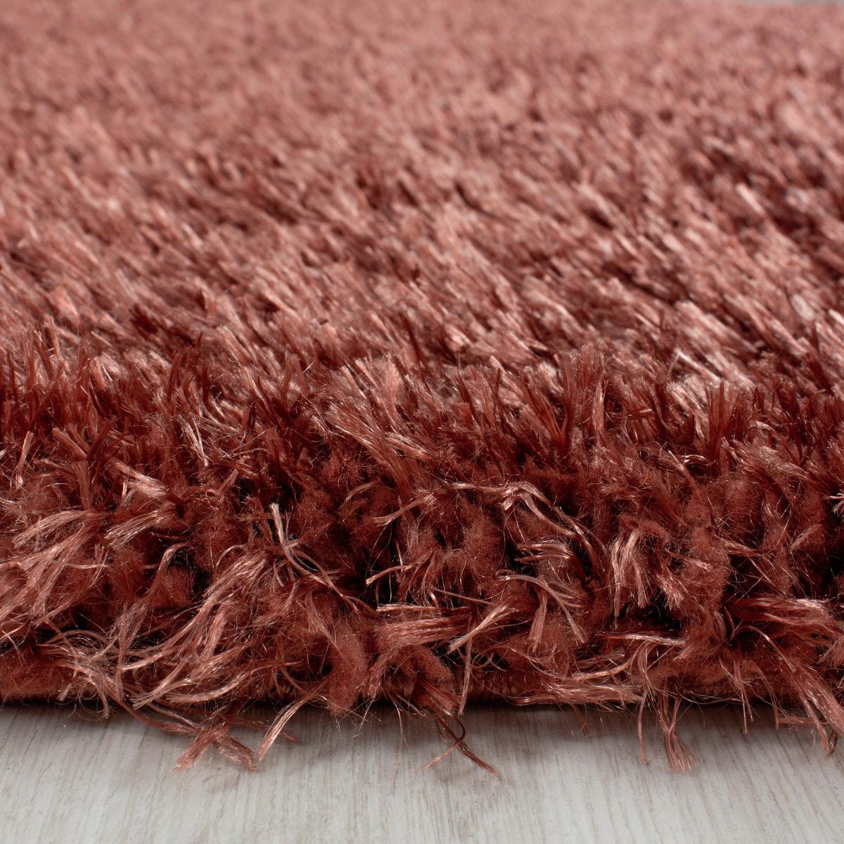 Tapis longs poils shaggy tissé motif uni RAMU