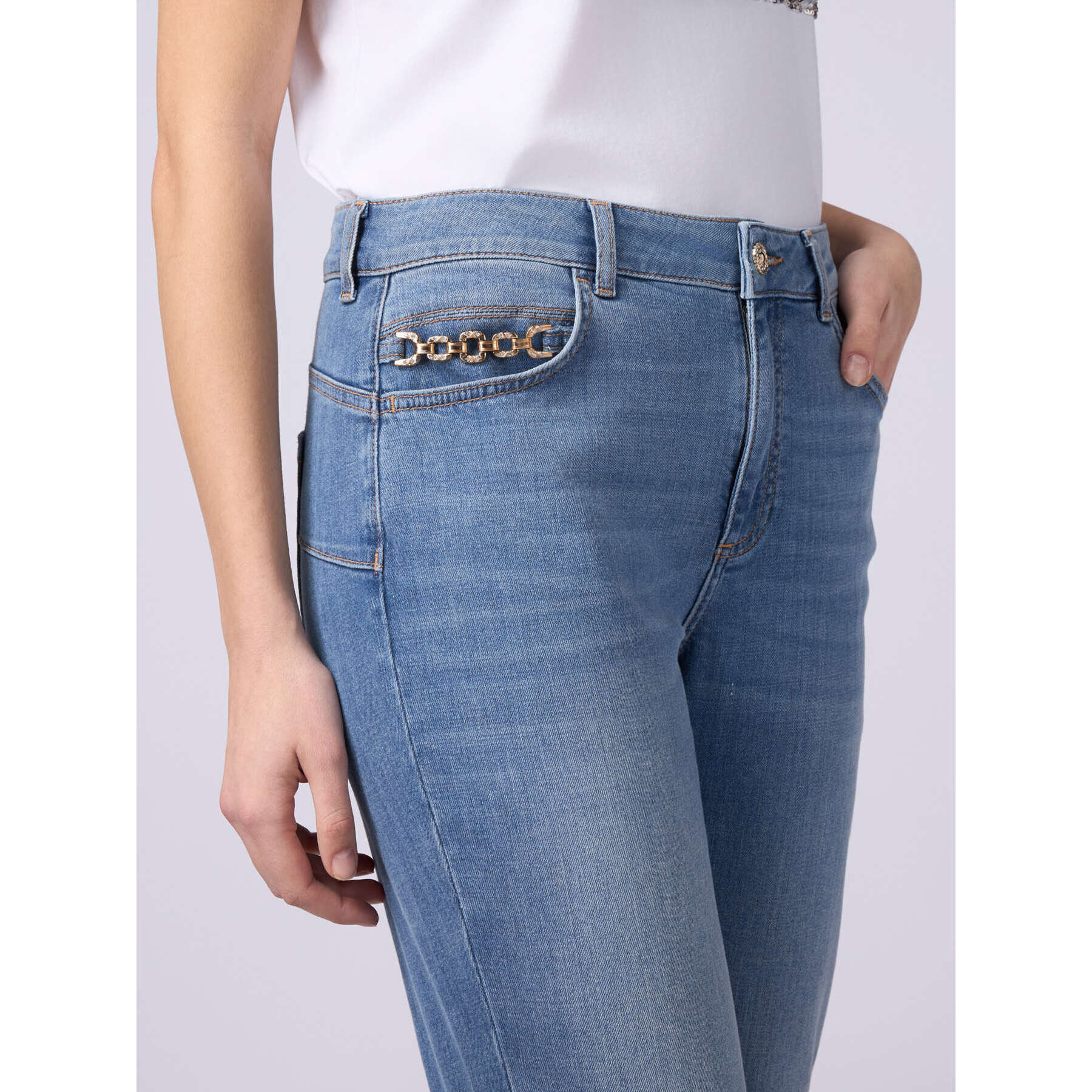 Oltre - Jeans skinny push up con dettaglio catena - Azzurro