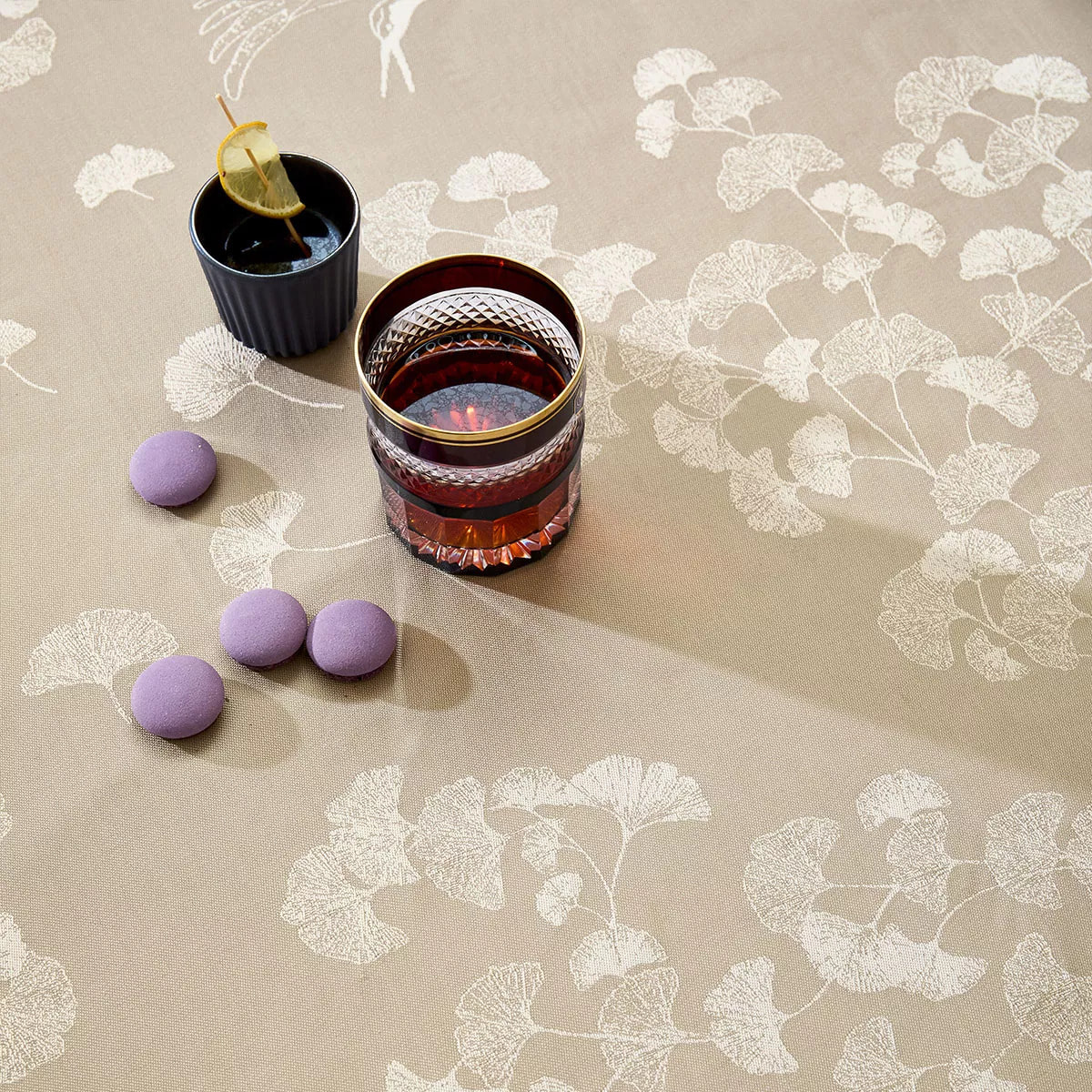 Nappe pur coton motif jacquard beige Mille ginkos naturel