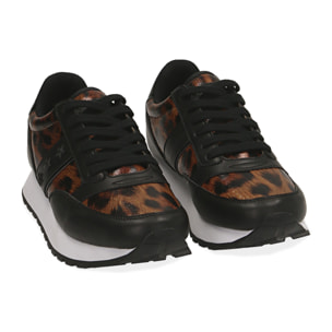 Sneakers leopard.