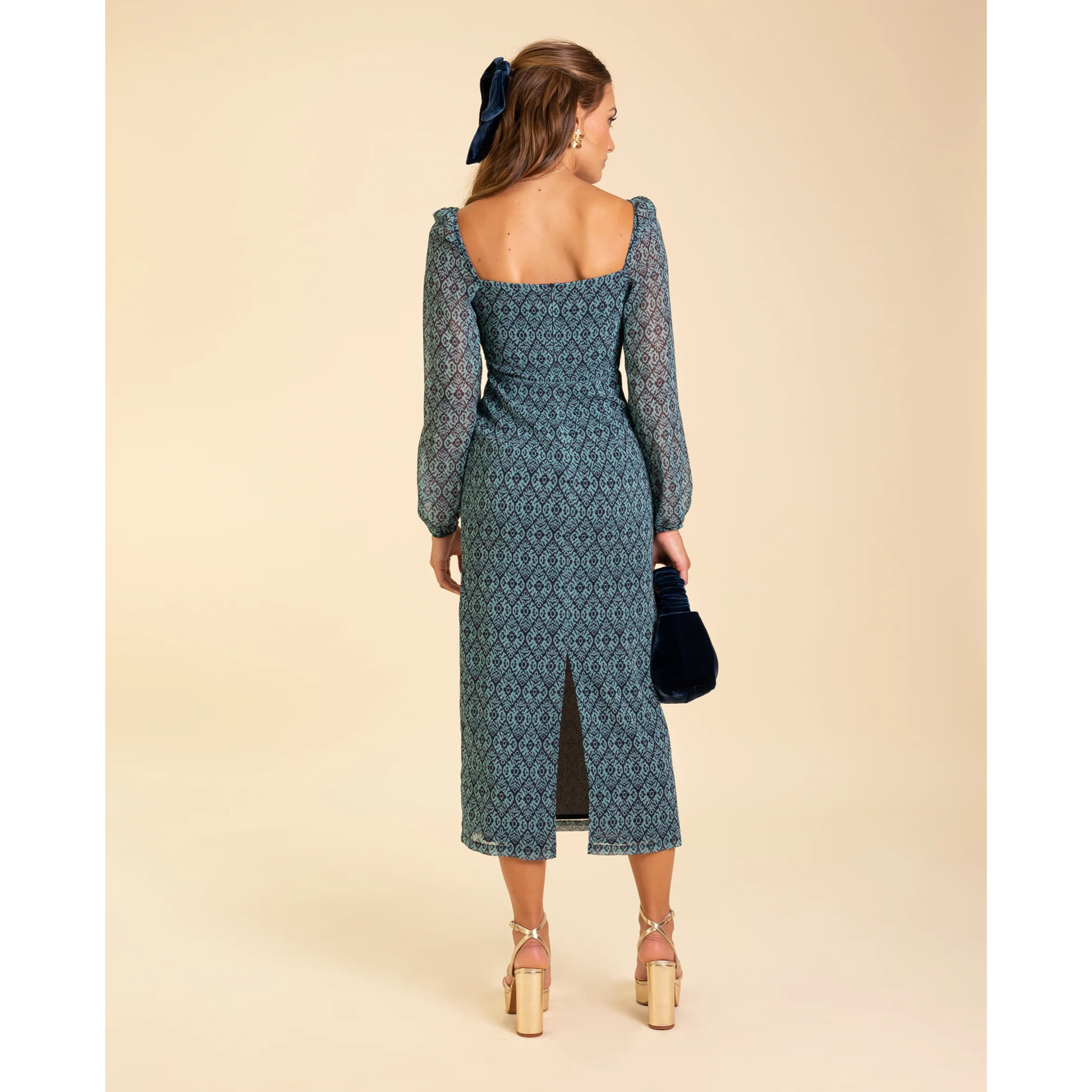 Vestido midi con manga larga