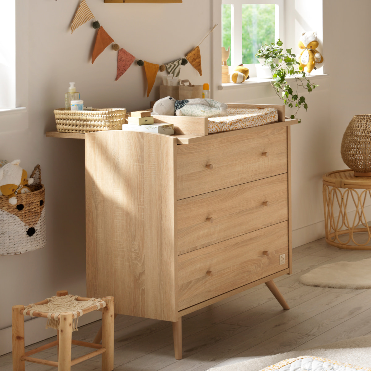 Chambre bébé complète Access, Lit 120x60 et Commode à langer - Chêne doré