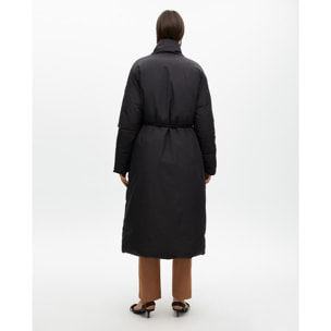 Cappotto imbottito con cintura e collo avvolgente