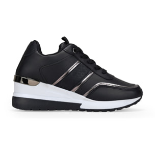 Zapatillas negras con cordones y cuña