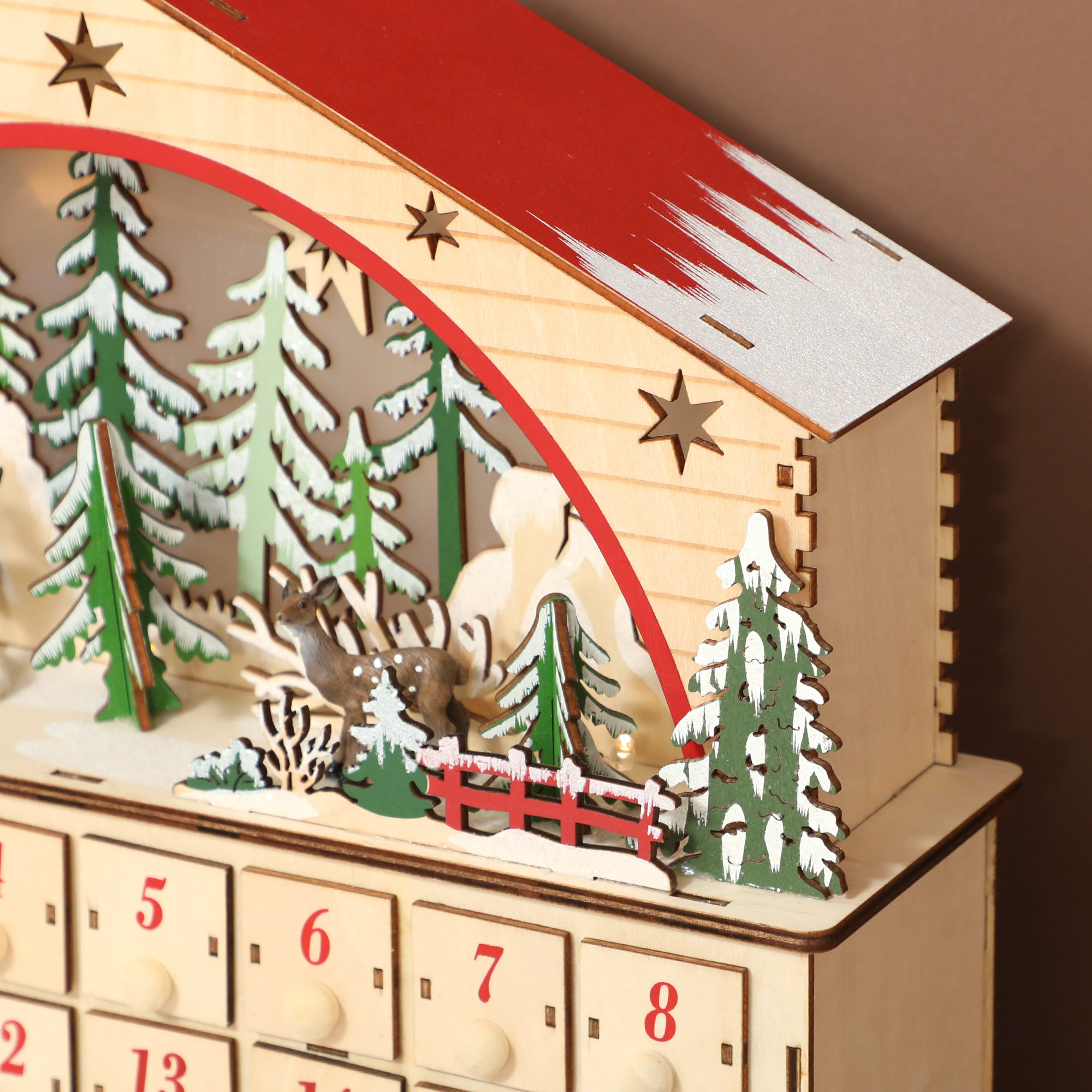 Calendario de Adviento para Rellenar de Madera, con Luces LED y 24 Cajones, Calendario de Adviento de Navidad Reutilizable con Escena de Pueblo, Decoración Navideña, 36x10x34 cm, Natural
