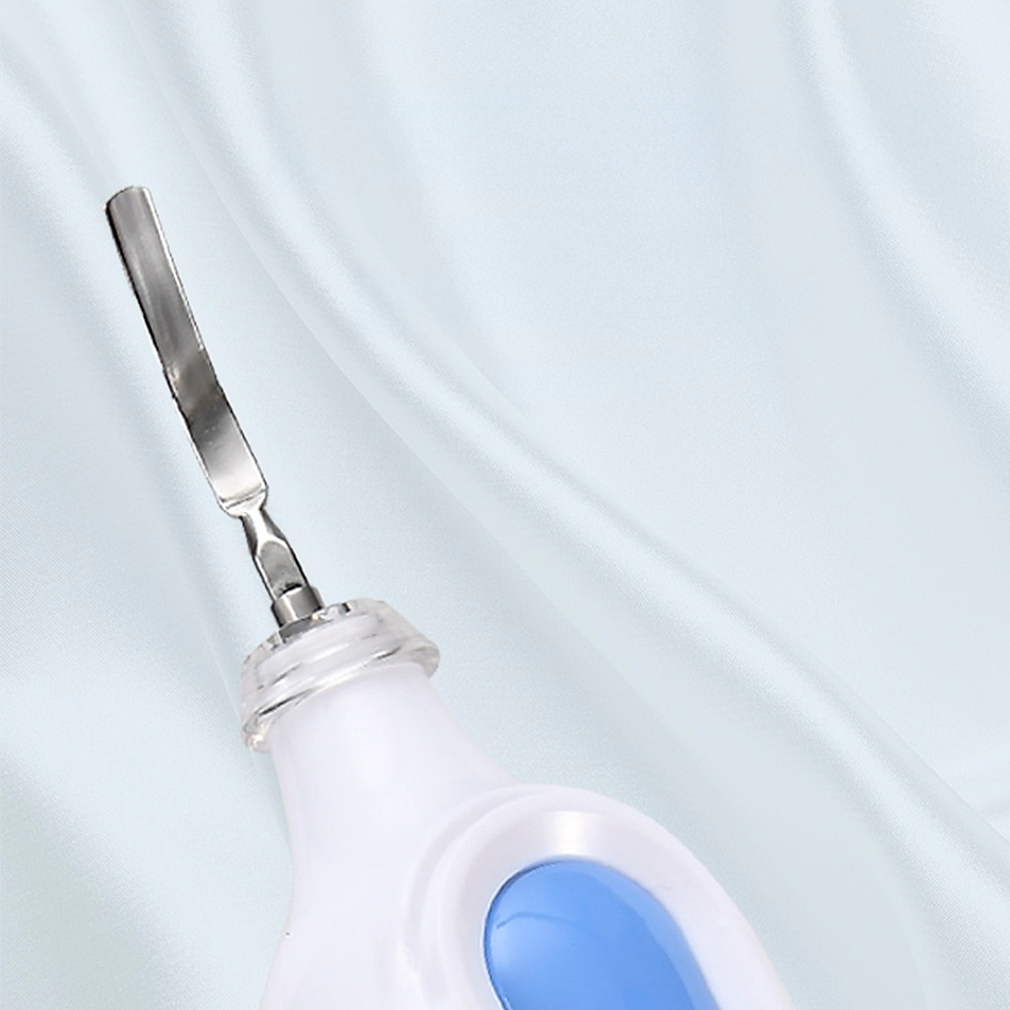 Instrumento de belleza con 3 niveles de vibración para la limpieza de poros.