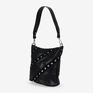 Bolso cubo negro con tachas metálicas