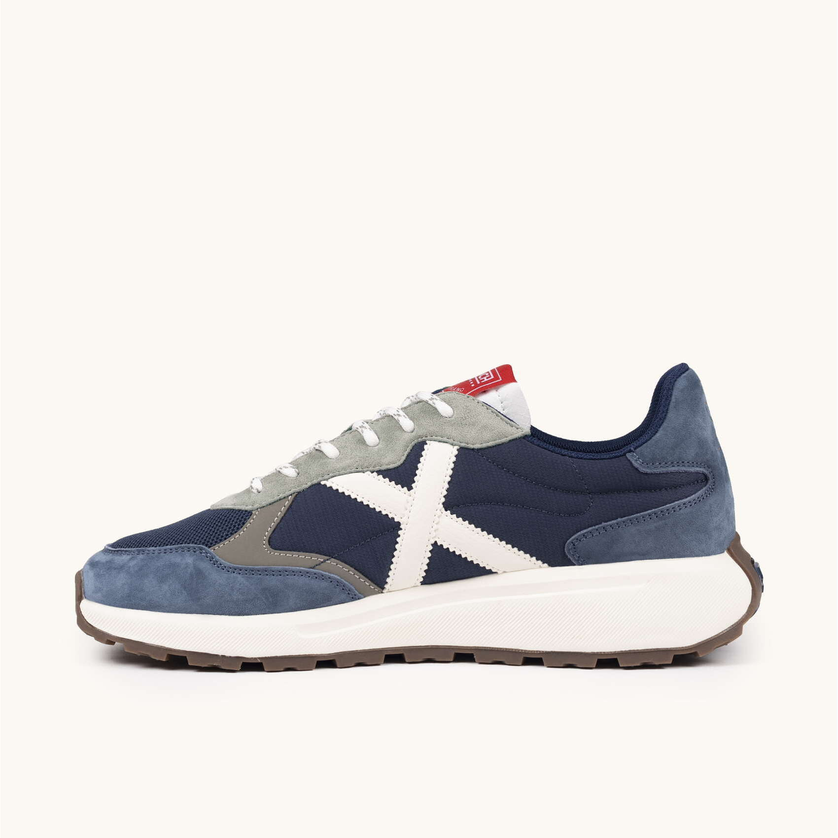 Zapatilla Urbana con Suela de Volumen y Contraste Azul MUNICH BABEL 14