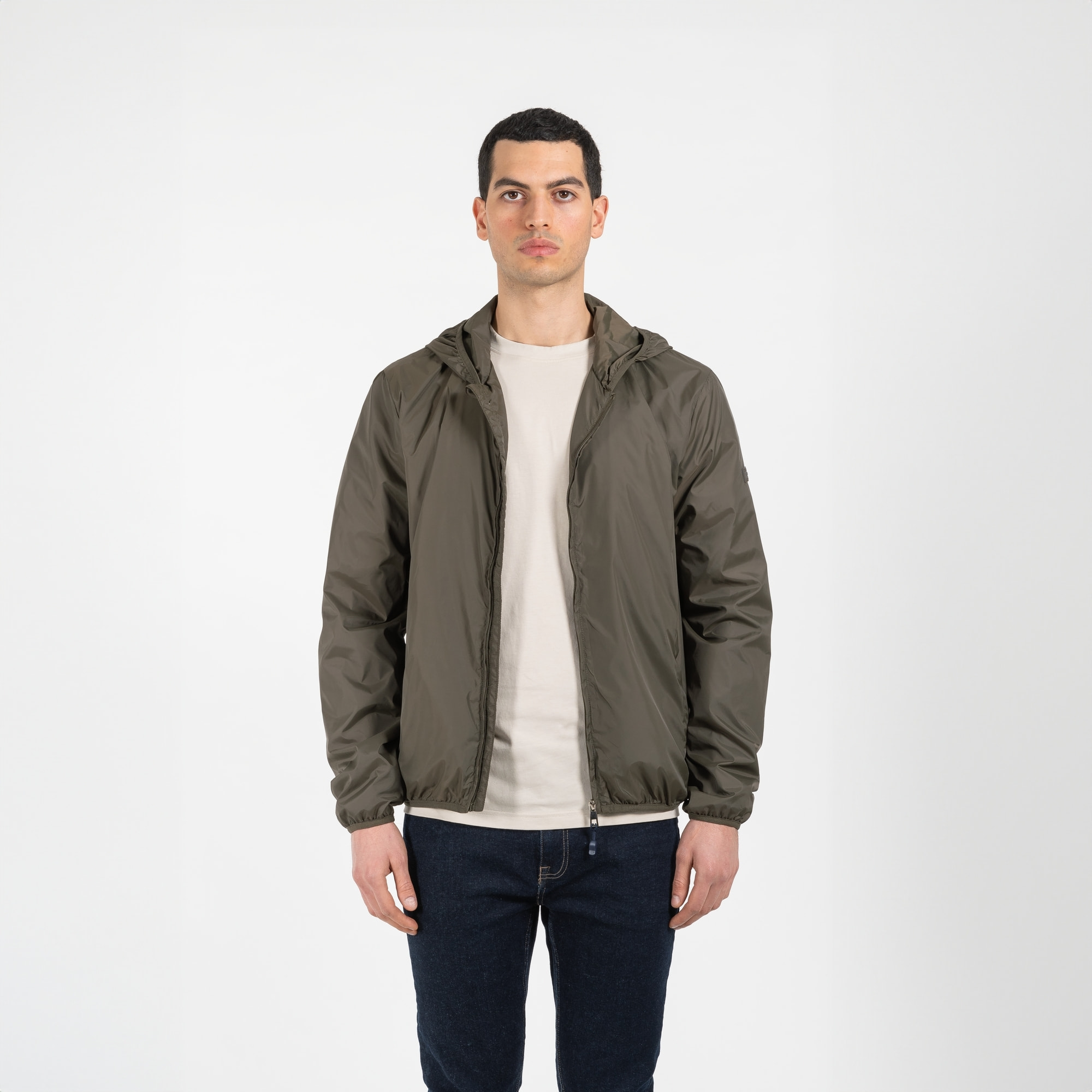 Giubbino con cappuccio in nylon water resistant