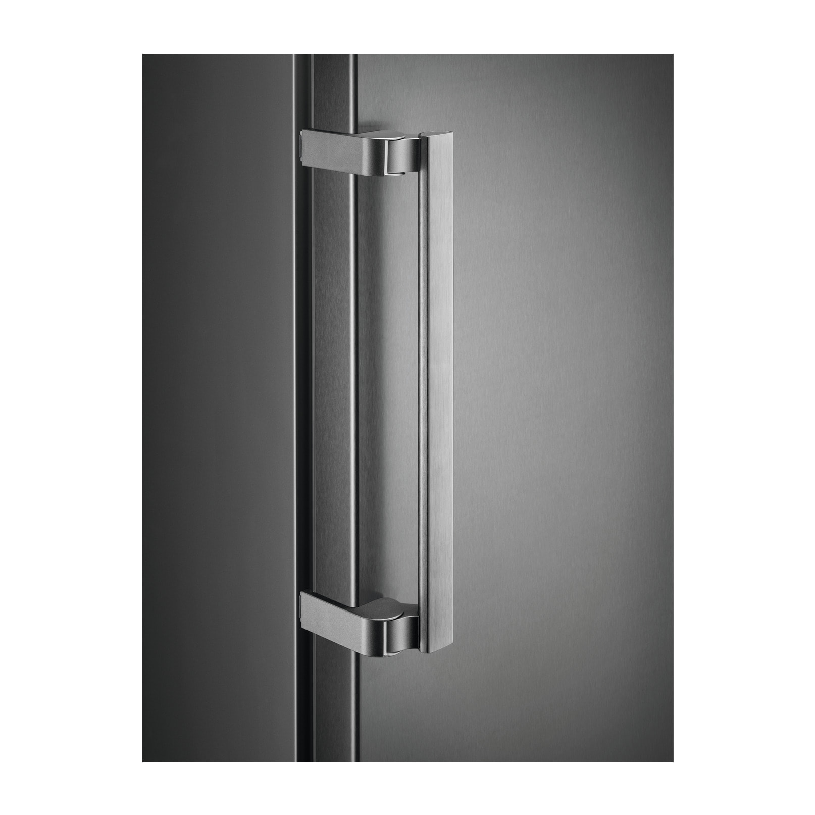 AEG Frigorífico 1 puerta de libre instalación CustomFlex® de 1860 mm RKB738E5MX | Reacondicionado