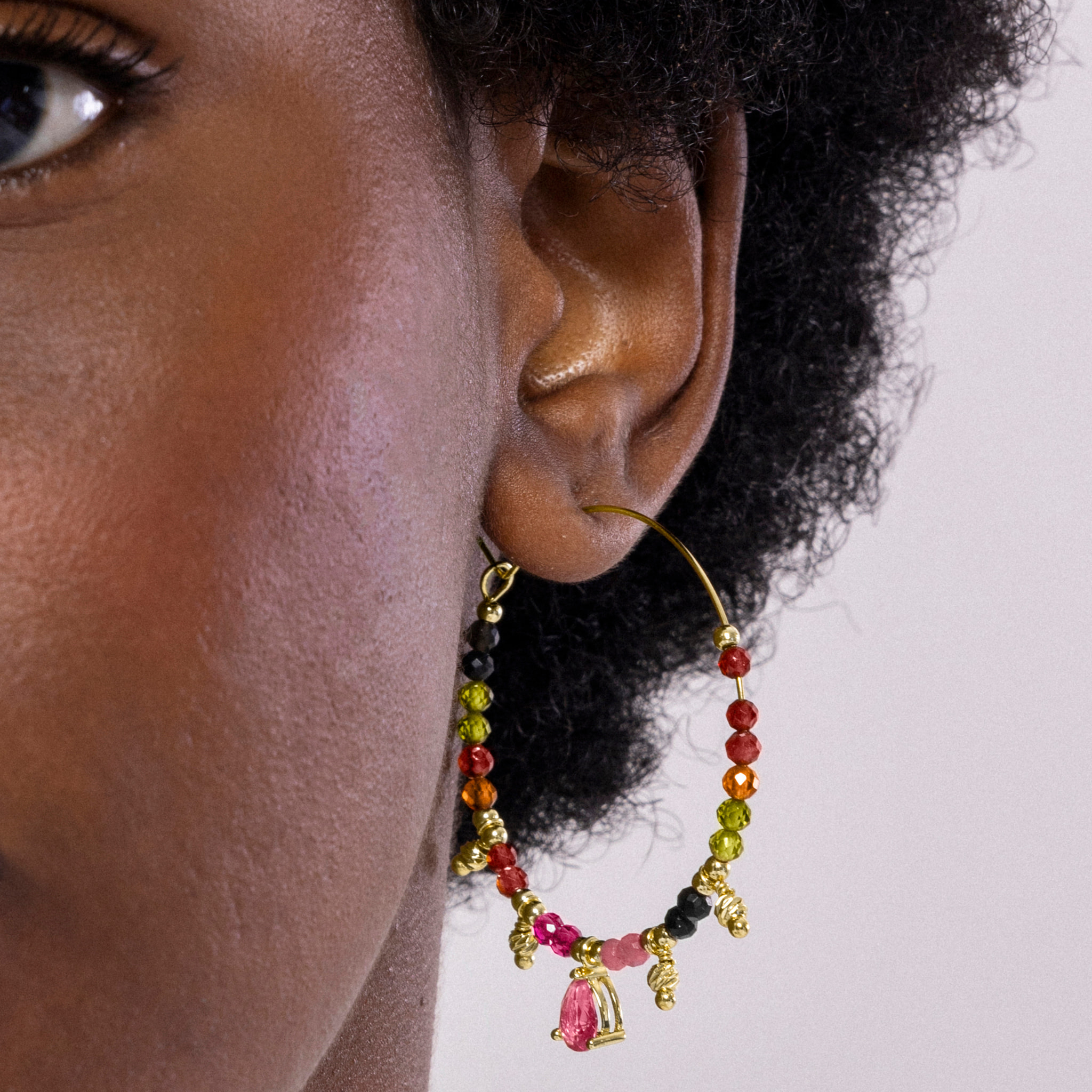 Pendientes de Turmalina Multicolor acabados en oro amarillo de 18k