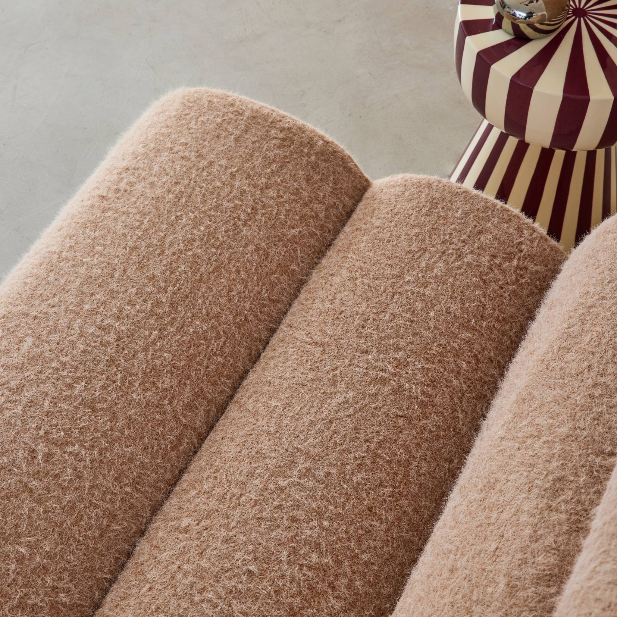 Lot de 2 chauffeuses tissu effet alpaca beige 1 place - L 81 x P 99 x H 75cm - Nova