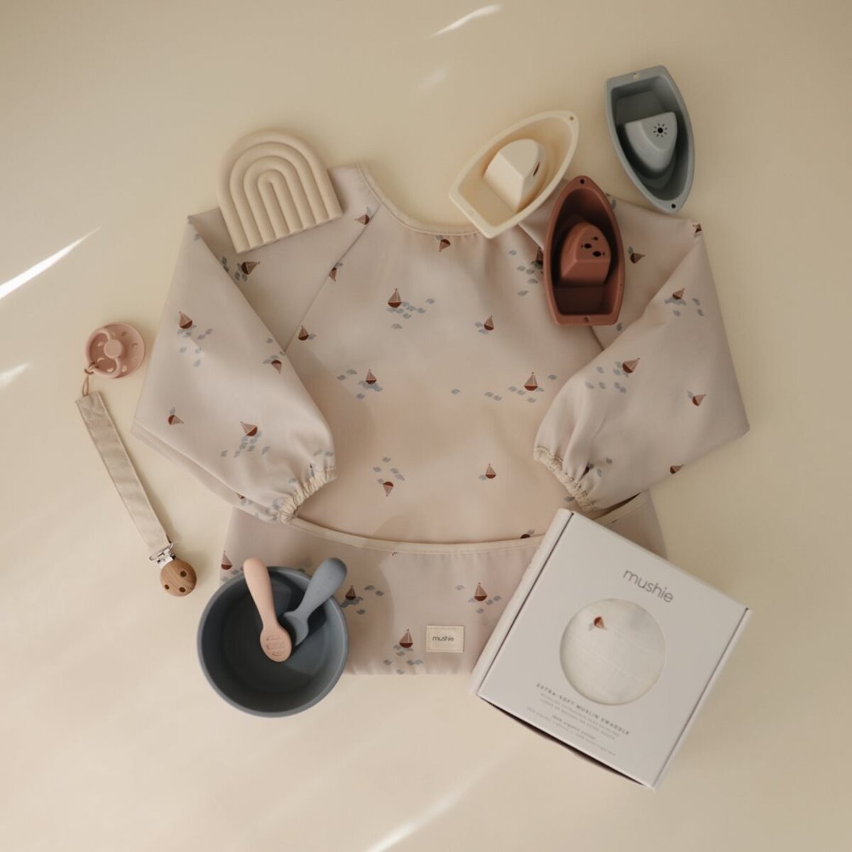 Mushie Babero Con Mangas Solid