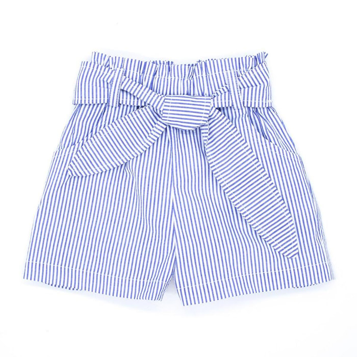 Short de rayas azul, fruncido en la cintura con cinturón.