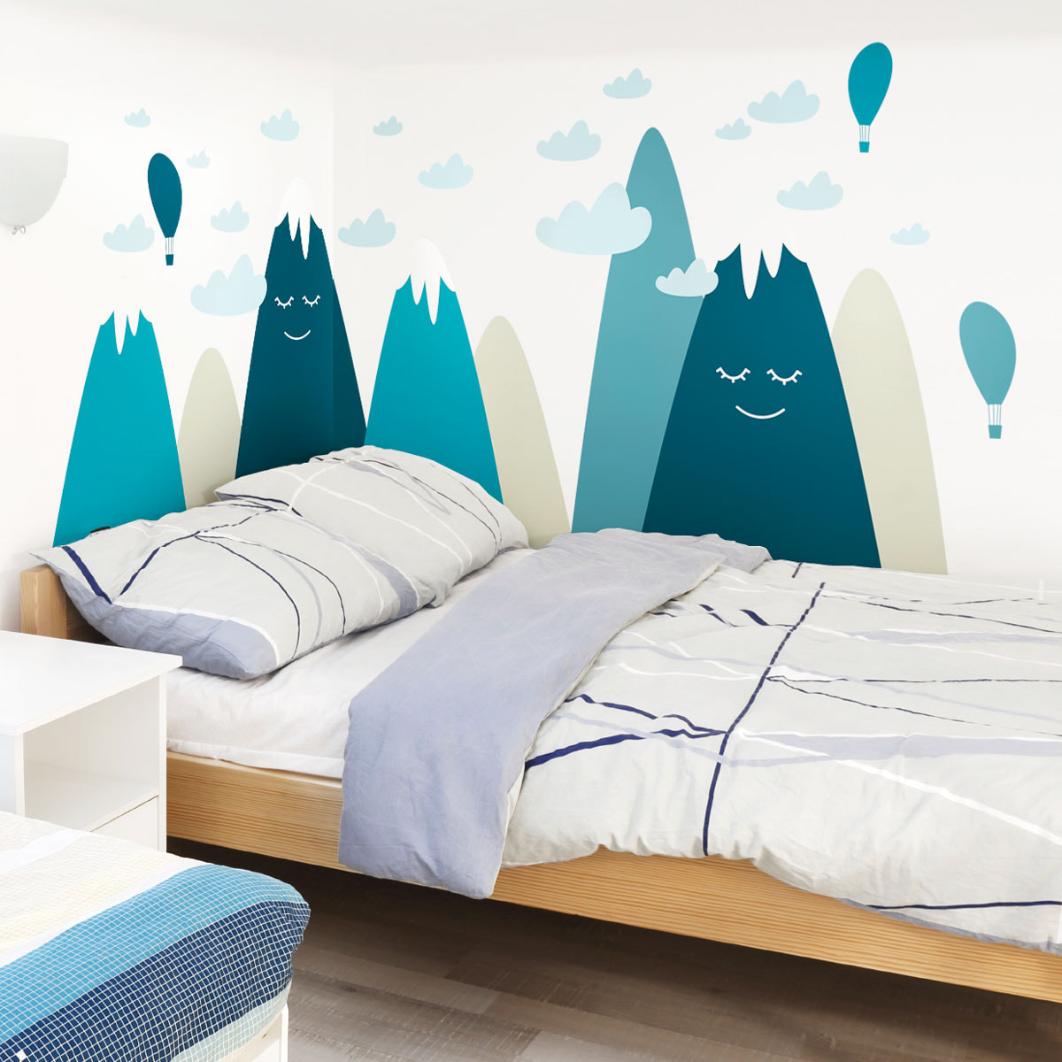 Stickers muraux enfants - Décoration chambre bébé - Autocollant Sticker mural géant enfant montagnes scandinaves AMAKA