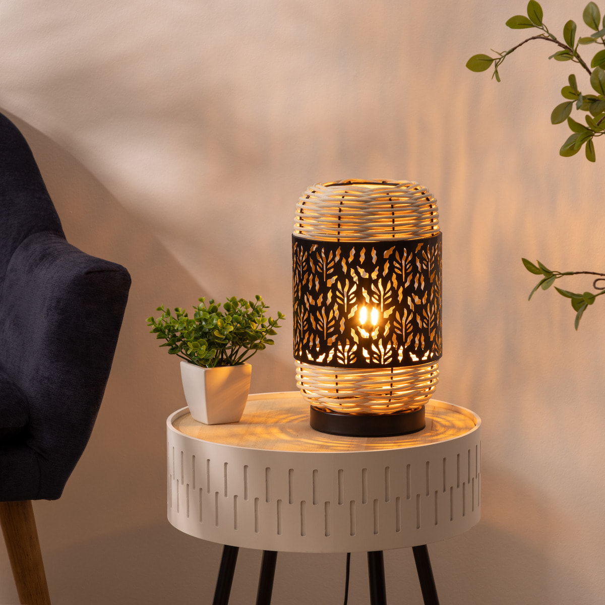 Lampe cylindre "Cosy" - métal et rotin - noir - H30 cm