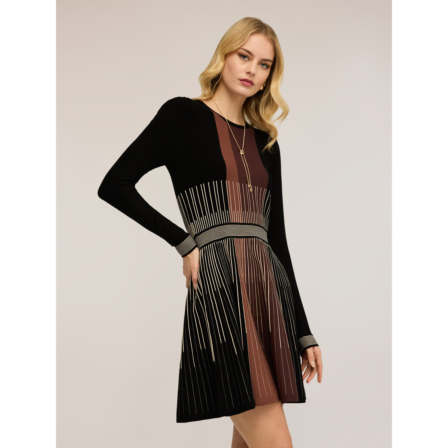 Motivi - Vestito flare in maglia a righe - Nero