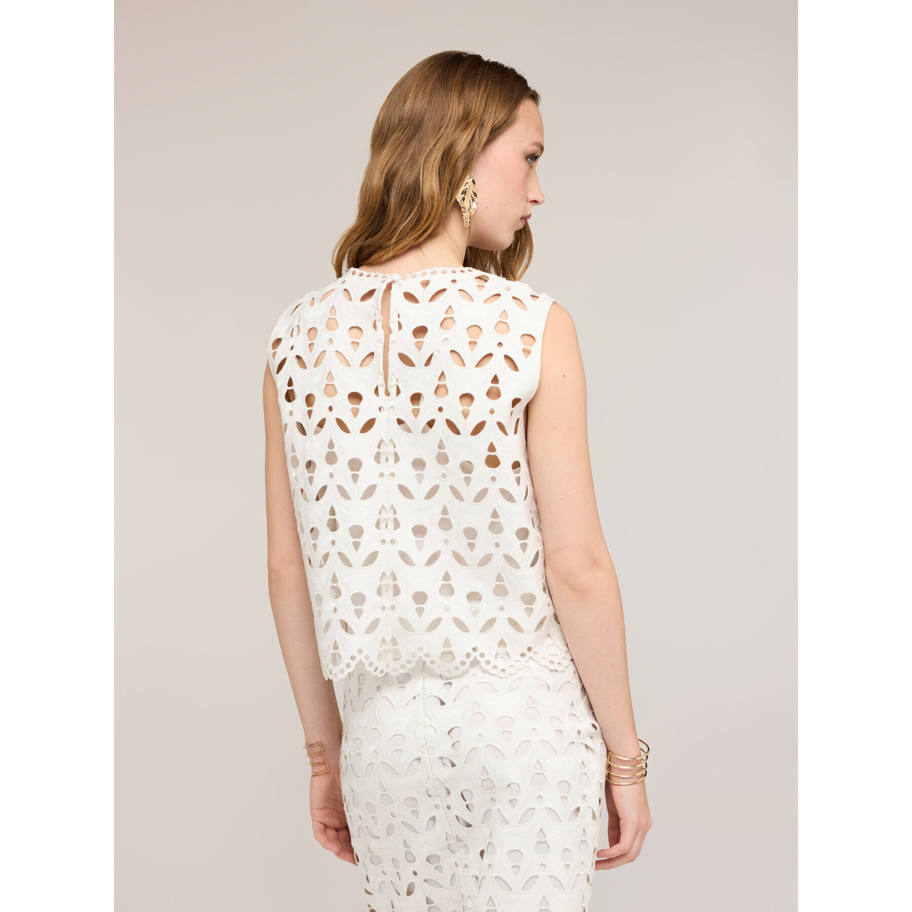 Motivi - Top en tejido coated efecto sangallo - Blanco