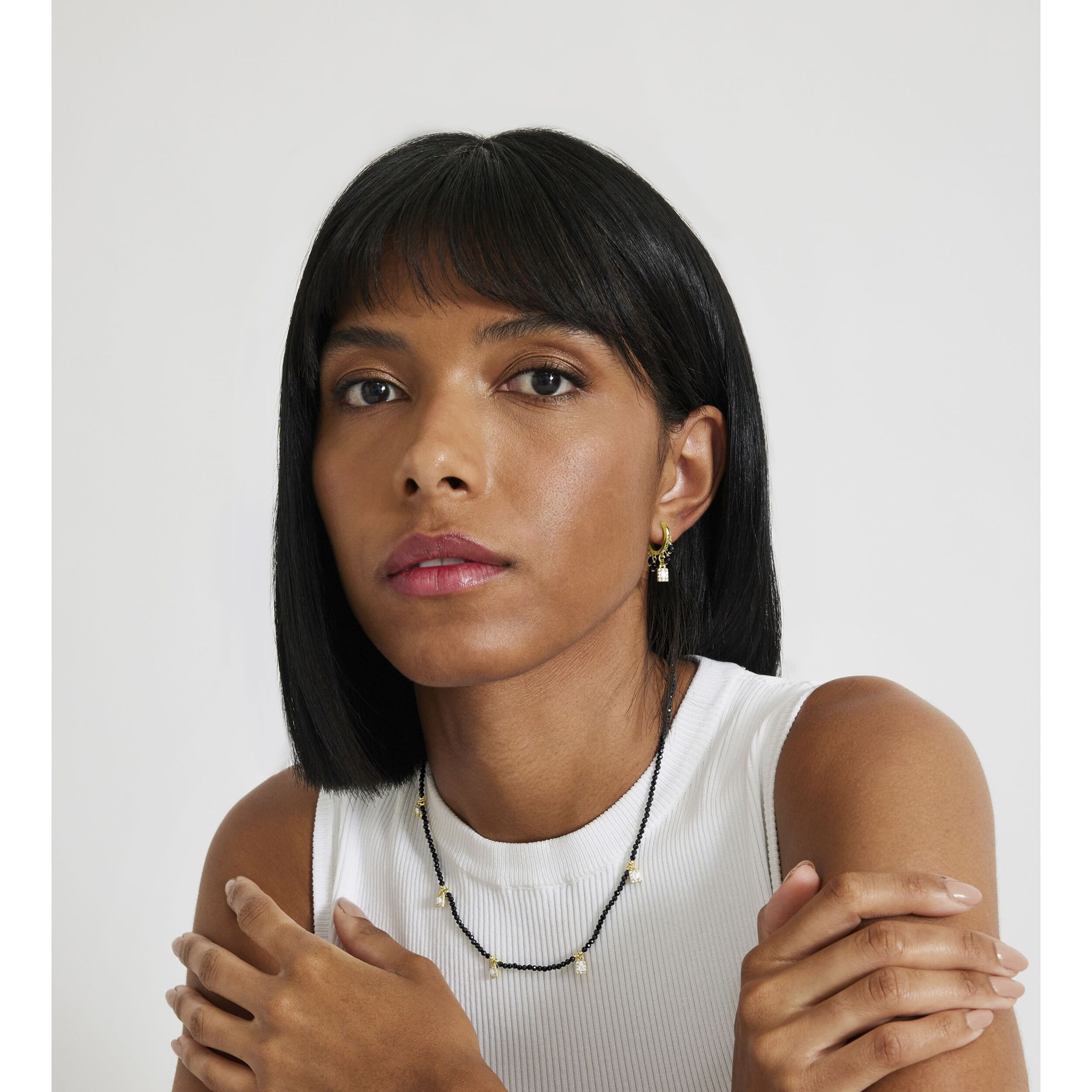 Pendientes de Agata Negra acabados en oro amarillo de 18K