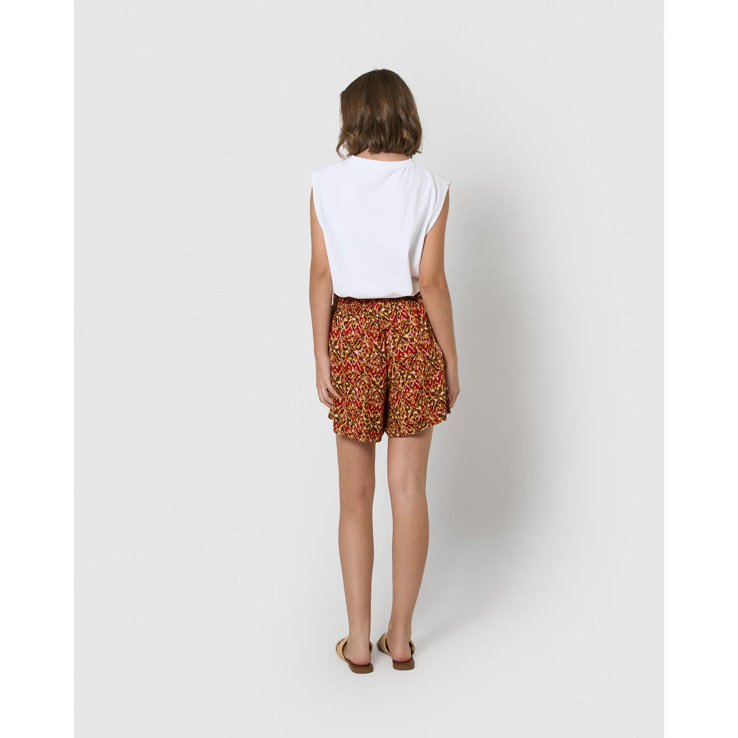 Pantalón corto bambula detalles plisados railay rojo