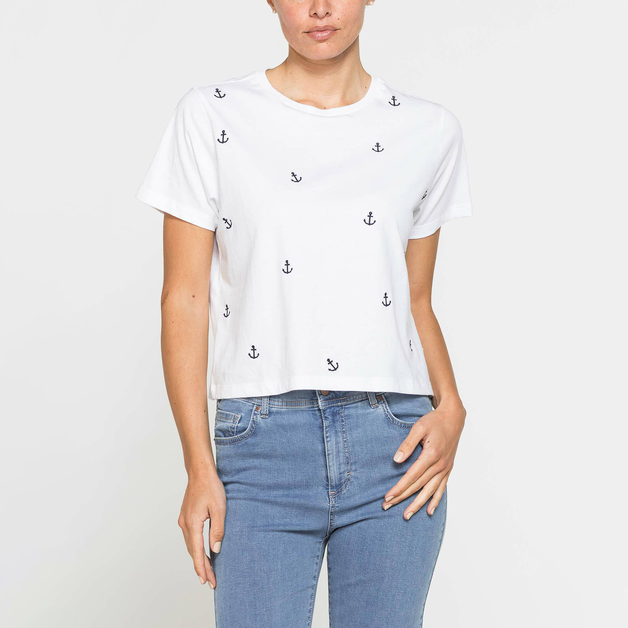 T-SHIRT CON APPLICAZIONI