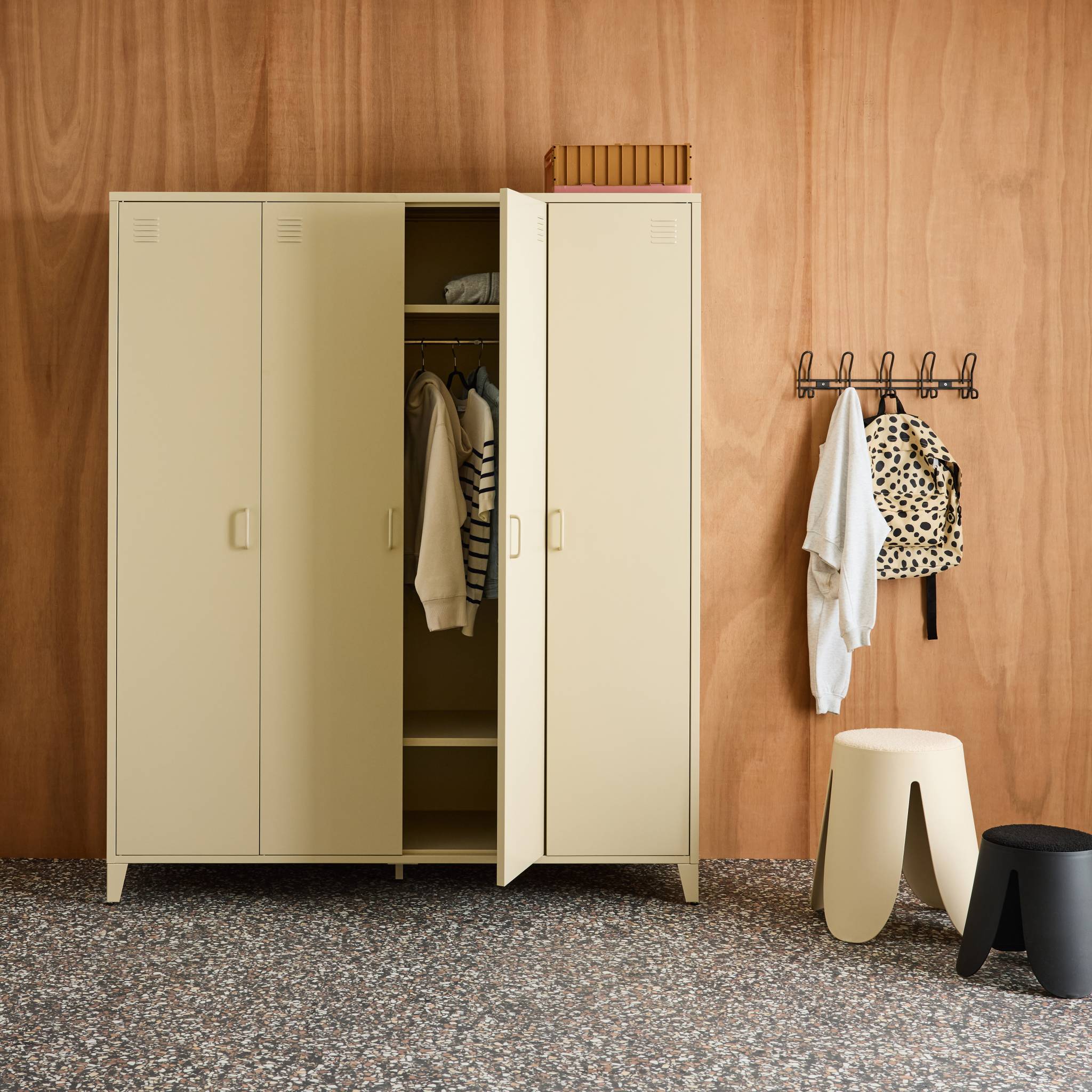 Armoire chambre dressing industriel métal 4 portes, 10 étagères, 1 penderie  SOHO