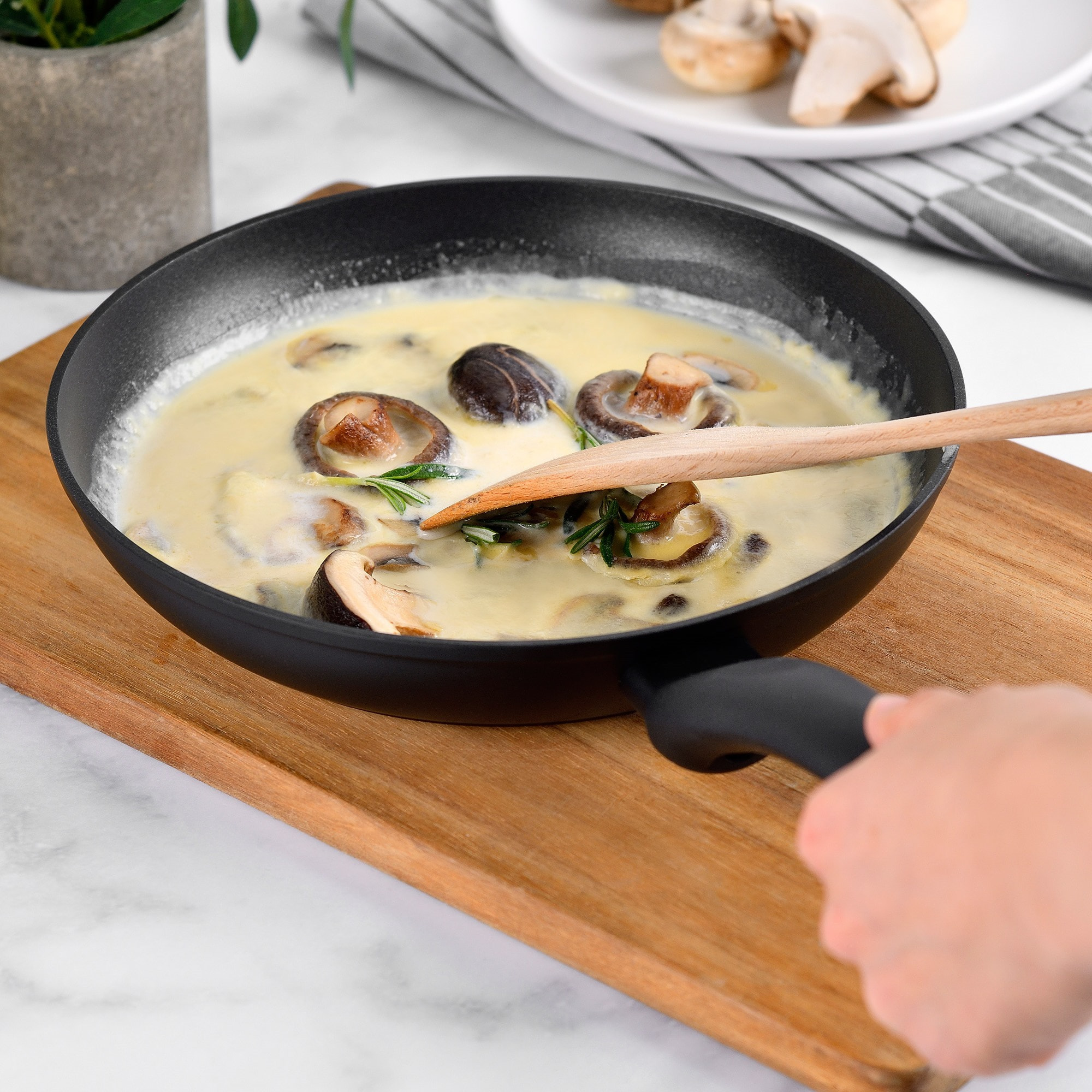 Sartén en aluminio forjado color negro