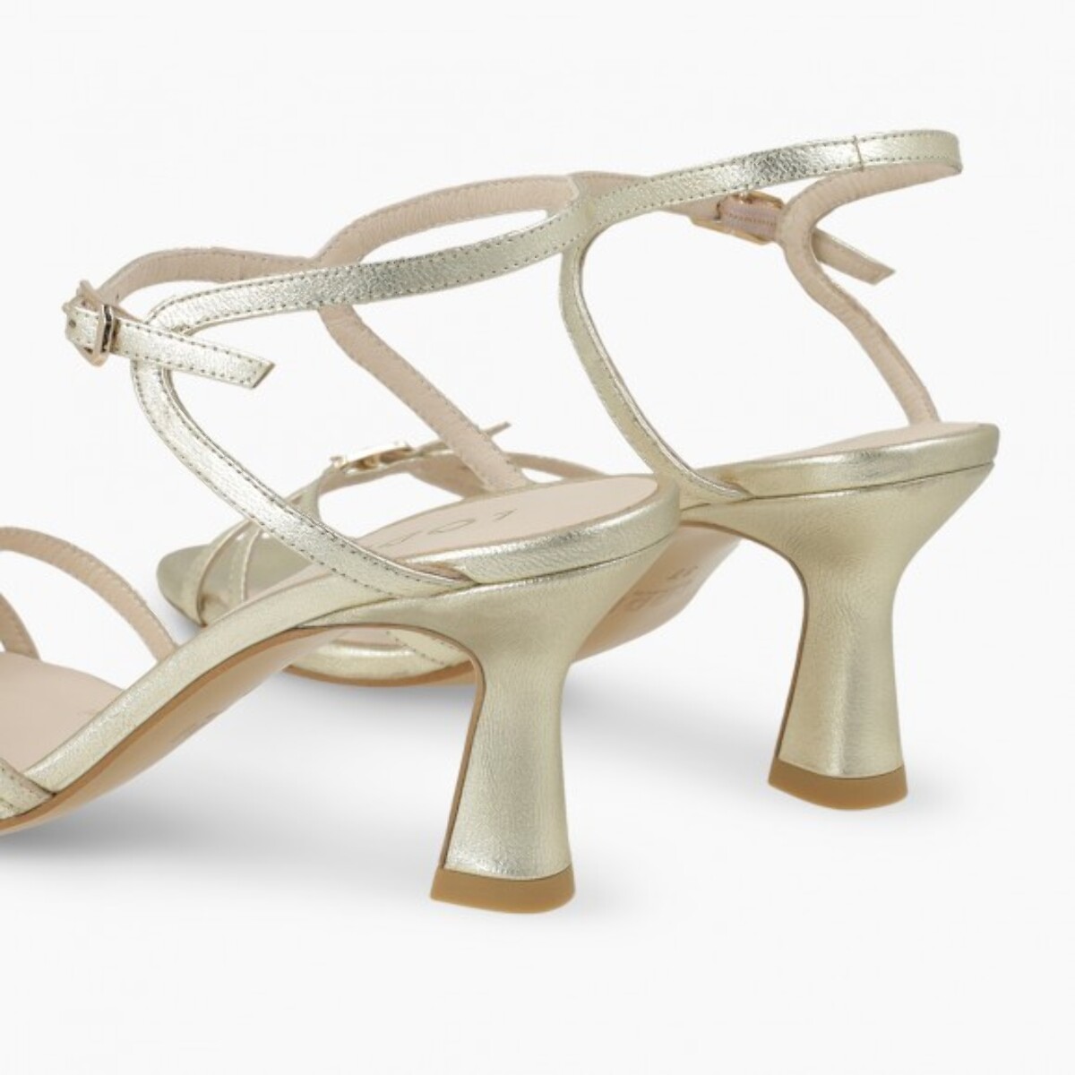 SANDALIAS DORADAS LUKI