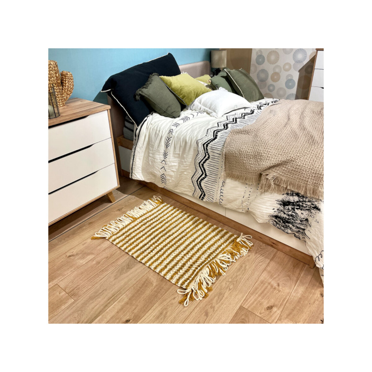 Tapis 60 x 80 cm tissu texturé petits pompons avec franges bicolores - MARINE