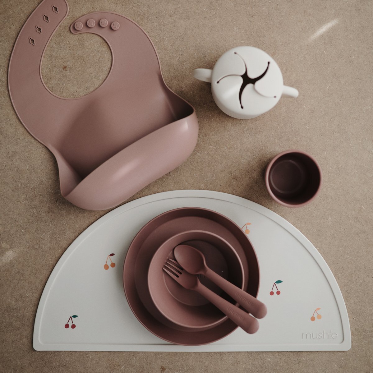 Mushie Mantel Silicona Print