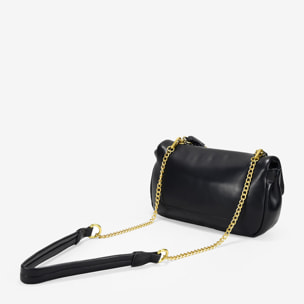 Bolso bandolera negro con cadena