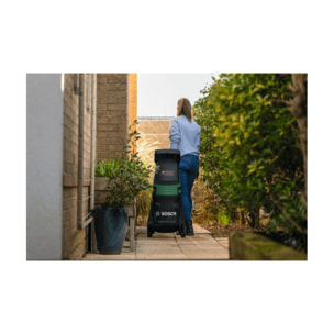 Broyeur de végétaux sans fil UniversalShredder 2x18V-25 - BOSCH - avec 2 batteries 18V 4,0Ah - chargeur - 06008E0000