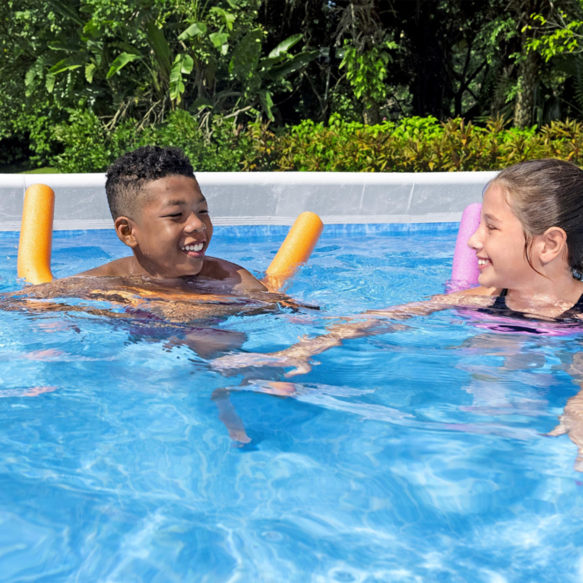 Bestway Piscine hors sol tubulaire rectangulaire Bestway Steel Pro Max 488 x 244 x 122 cm gris