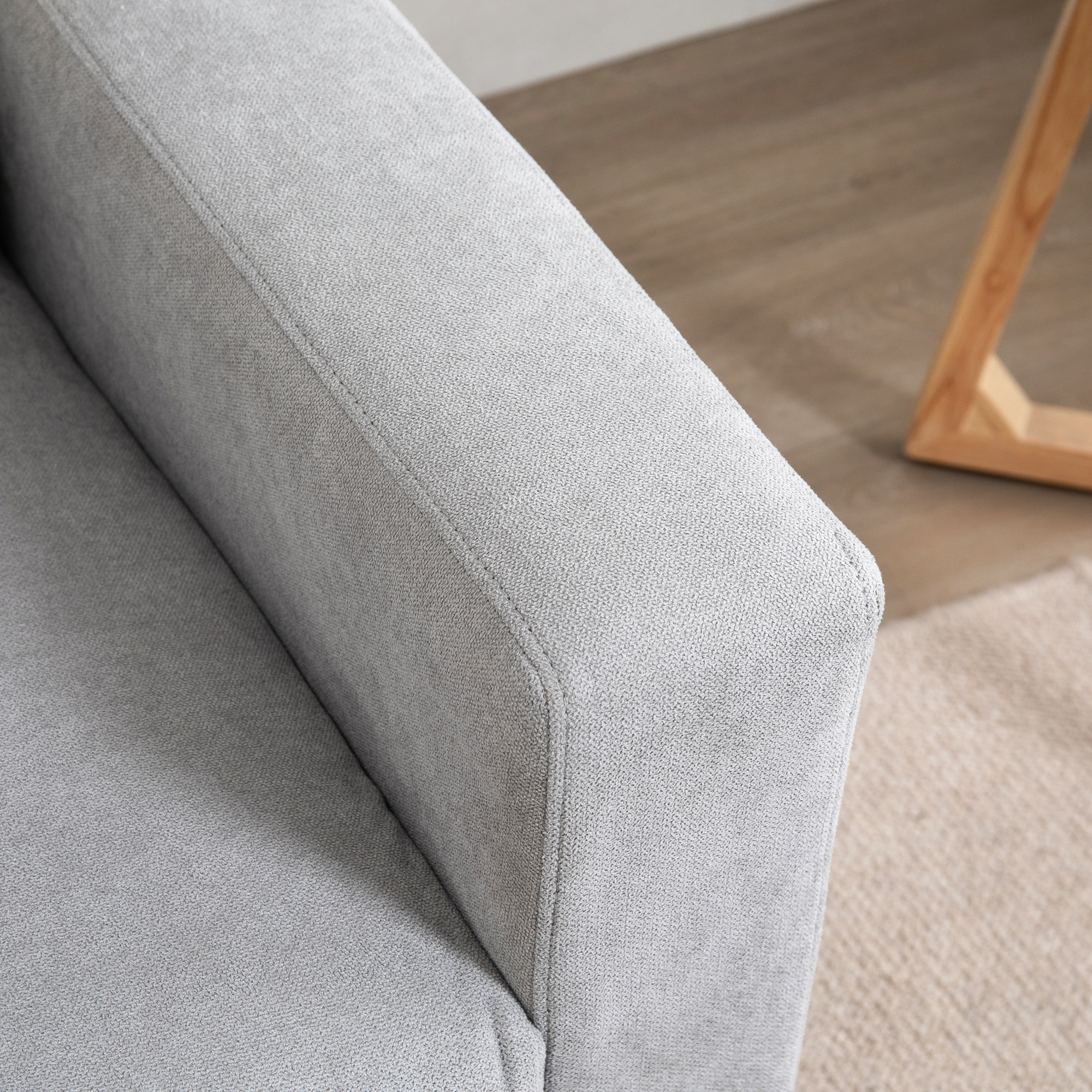Canapé 2 places design scandinave dim. 145L x 76l x 88H cm pieds bois massif tissu gris clair