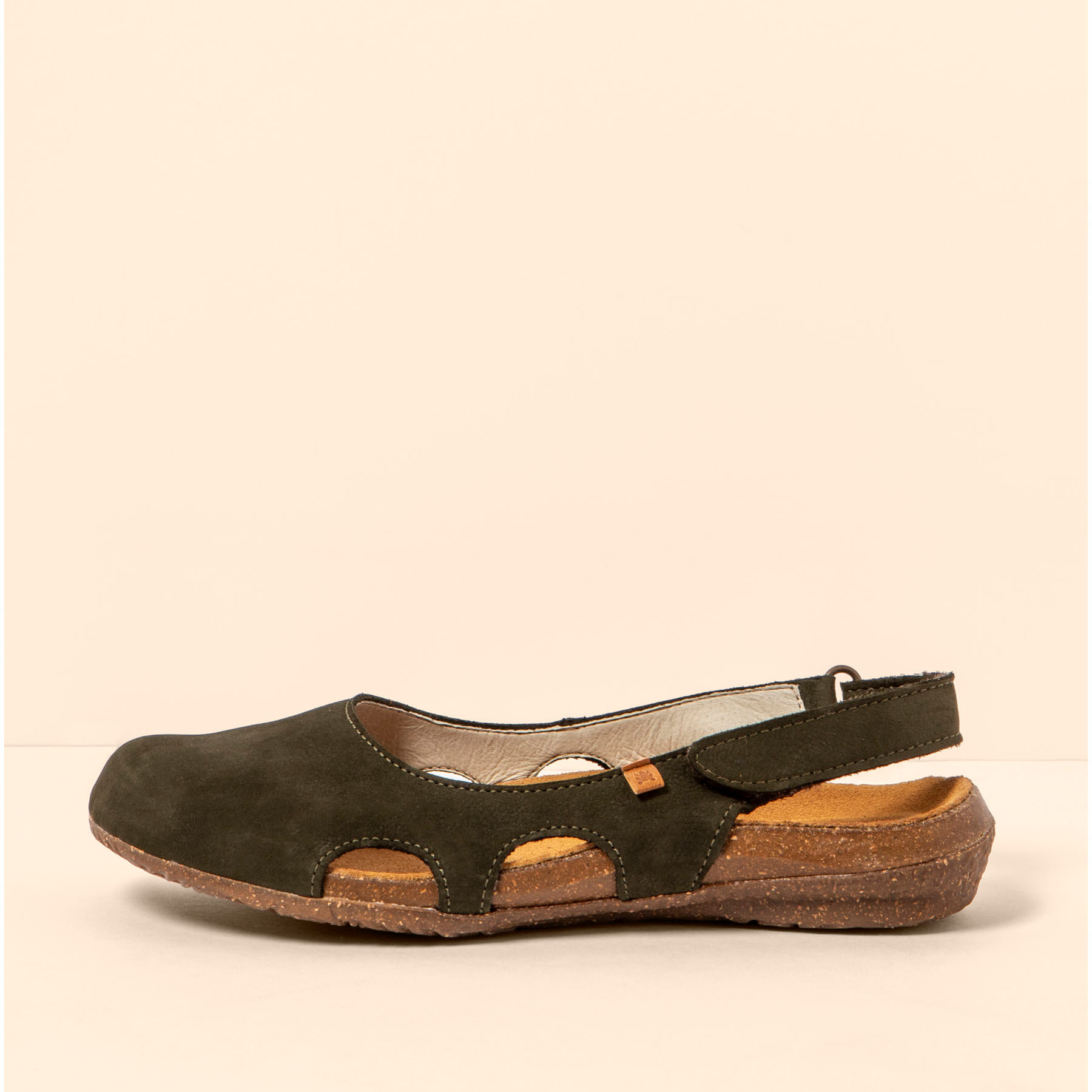 Sandalias N413 NOBUCK LAVADO KAKI / WAKATAUA color Kaki