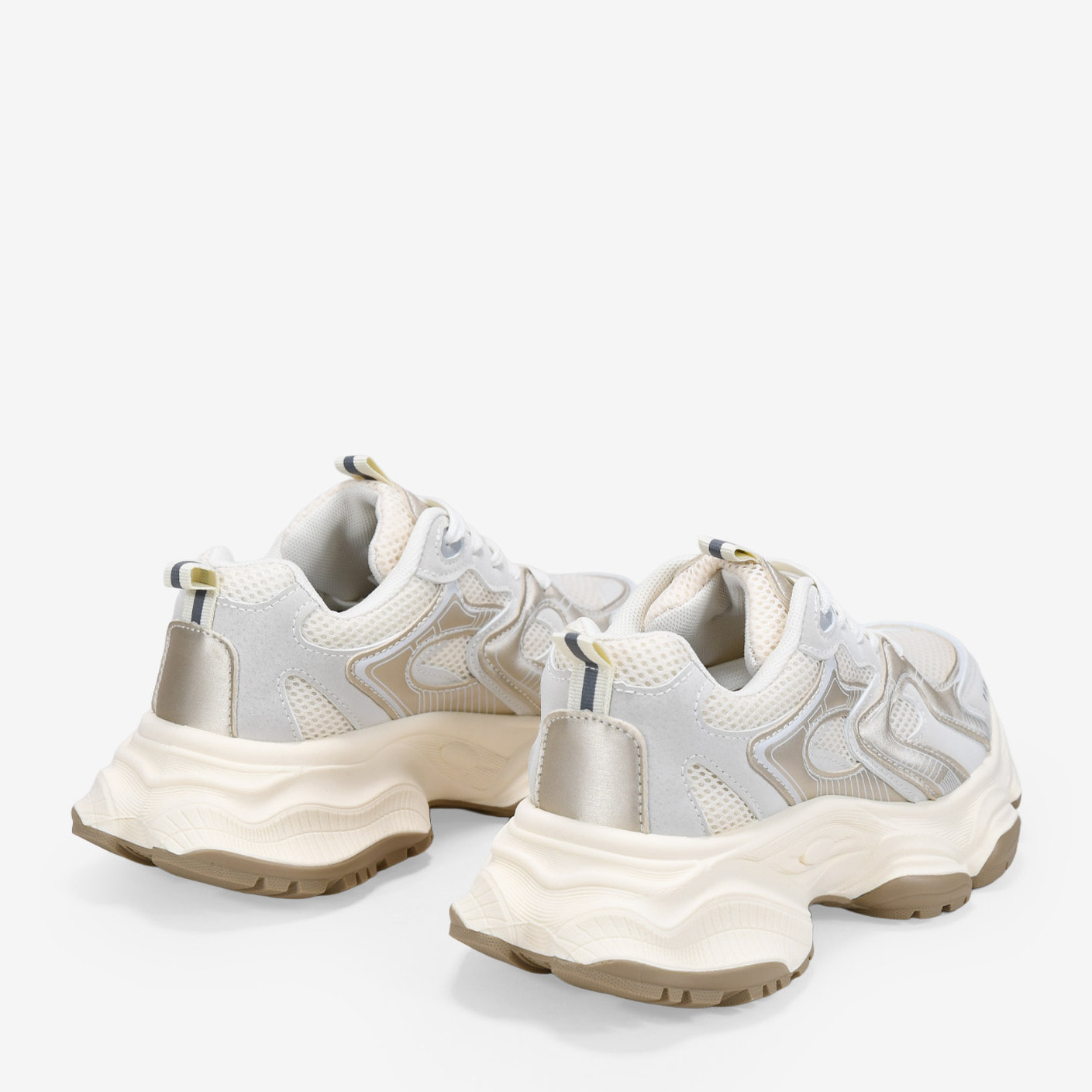 Zapatillas de plataforma oro y beige con cordones