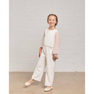 Mono de comunión de organza plisada con mangas 3/4 transparentes.