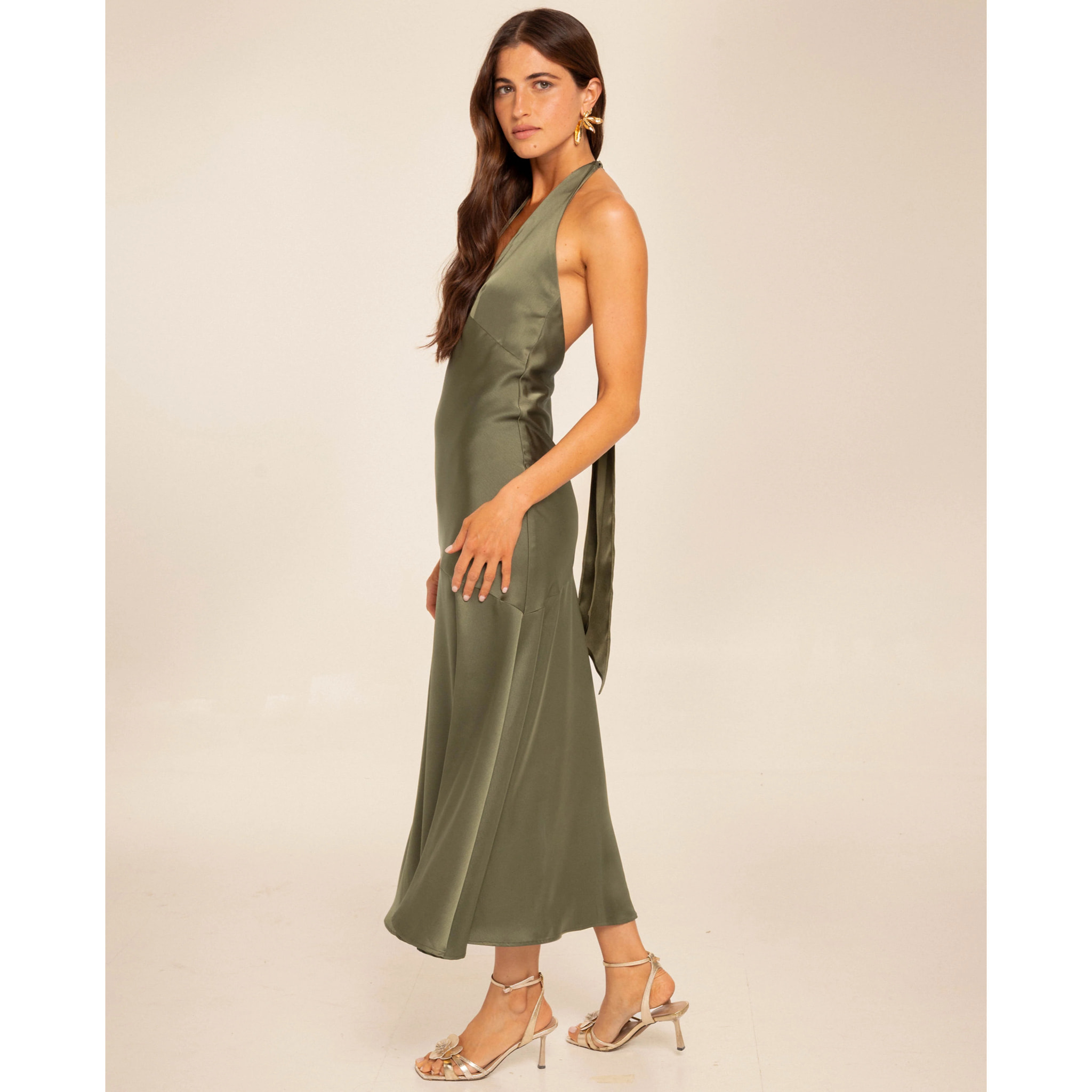 Vestido midi con escote halter y lazada
