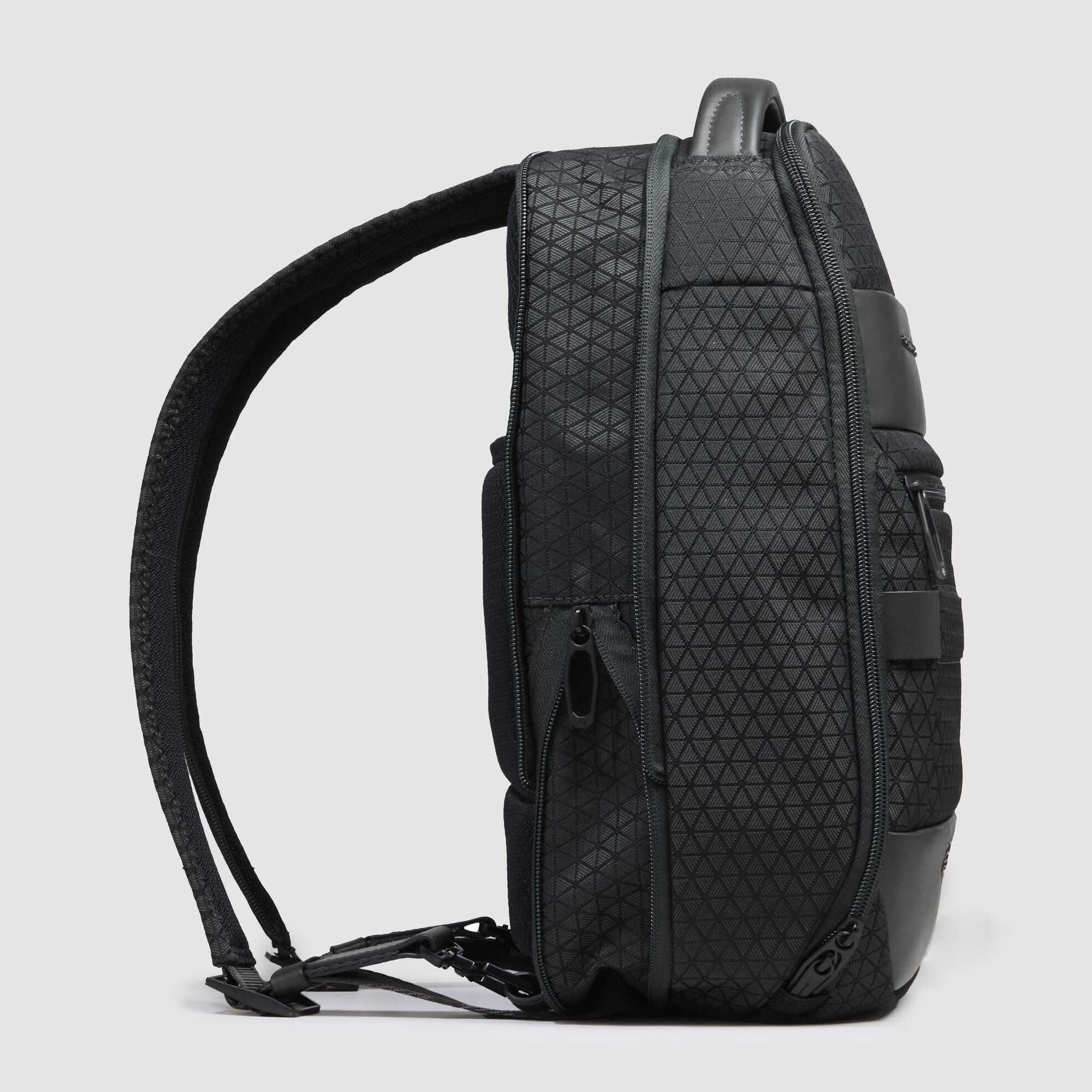 Piquadro Zaino monospalla uomo in tessuto riciclato