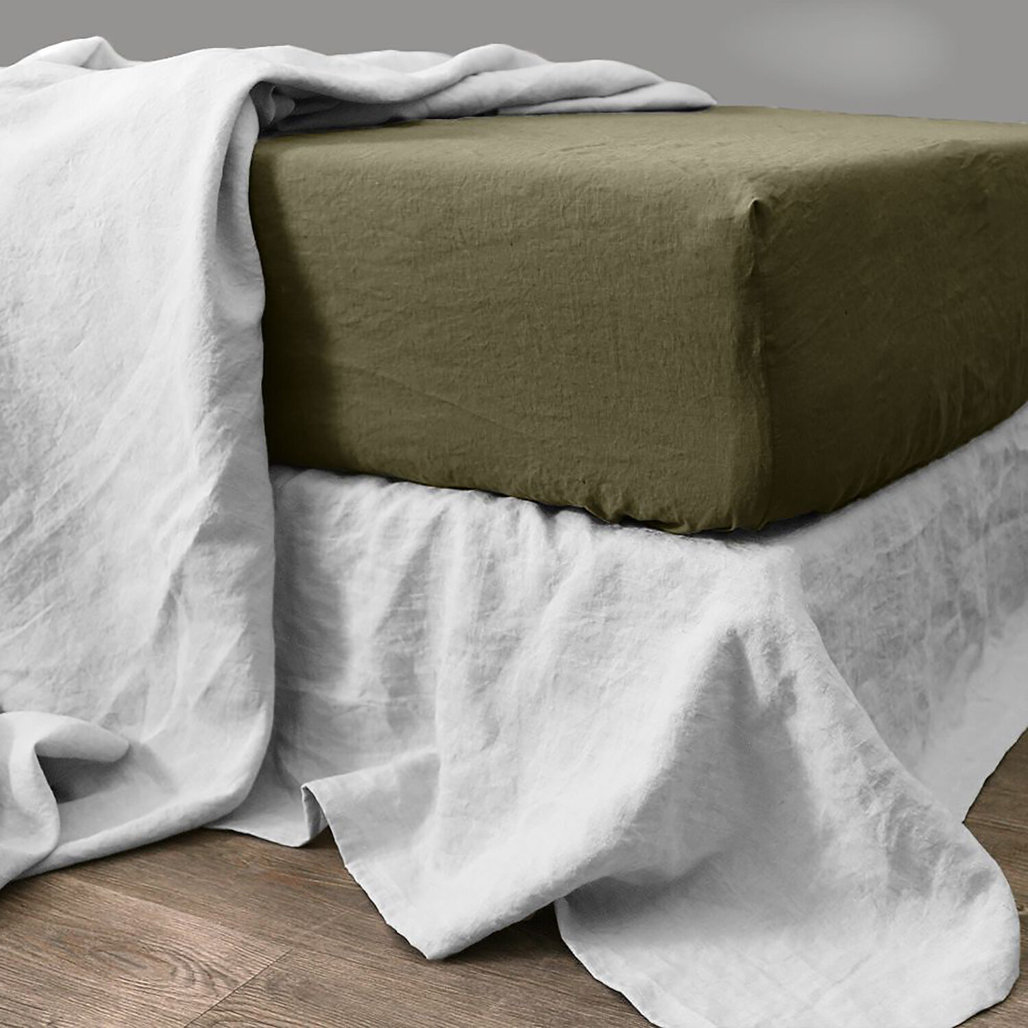 Drap housse bonnet 40cm 100% lin lavé olive
