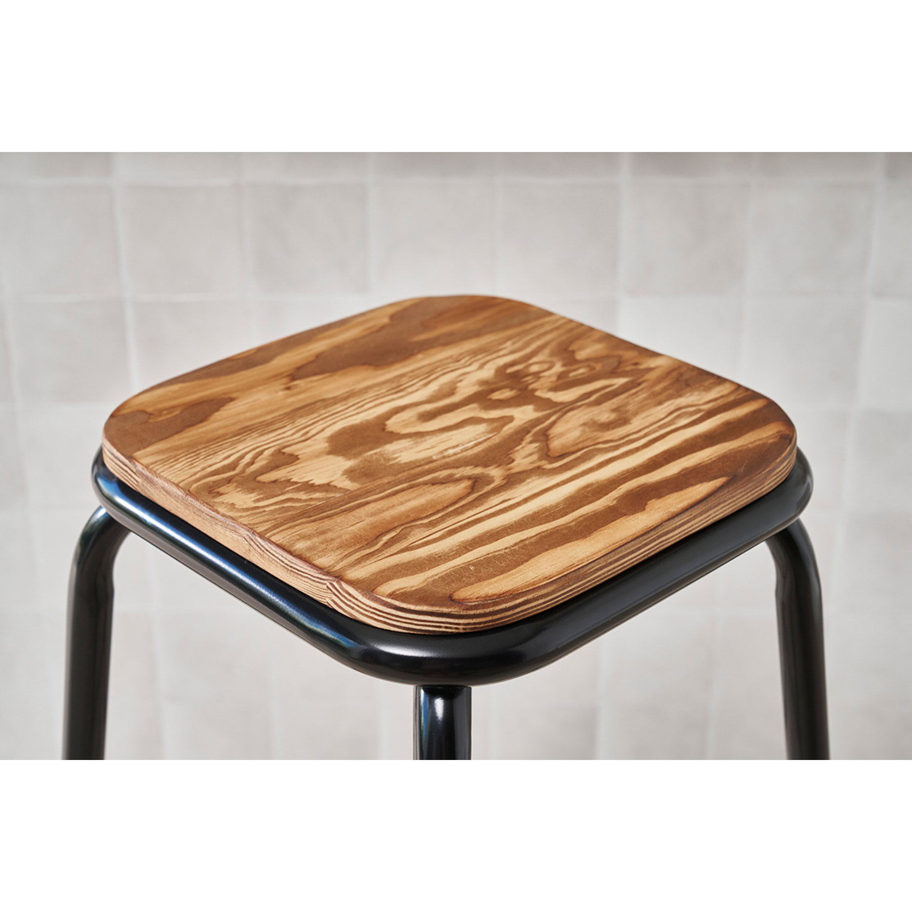 Tabourets de bar empilables noir et bois foncé H65 cm (lot de 2) MEMPHIS