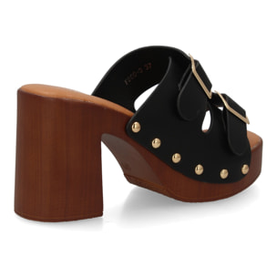 Sandalia plataforma mujer con hebillas y tachuelas