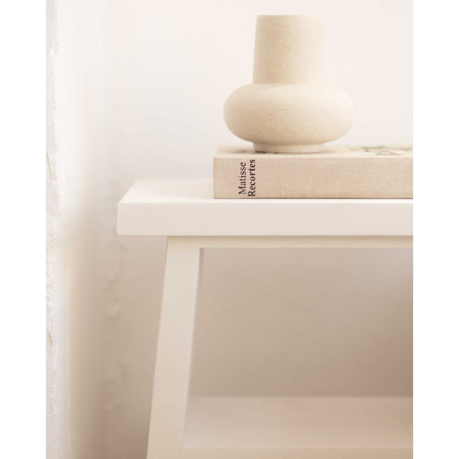 Table de chevet ou table d'appoint en bois massif 45x39cm en blanc Hauteur: 45 Longueur: 39 Largeur: 25
