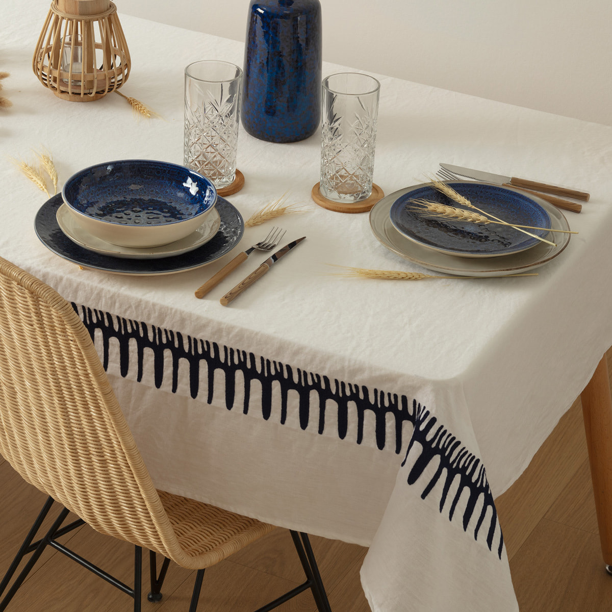 Nappe broderie "Lizandro" coton et lin 150x300cm blanc