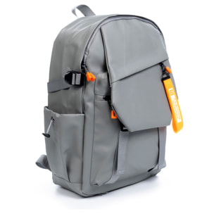 Zaino multiscomparto, porta laptop 15,6". Strato impermeabile. Adattabile a Trolley. Presa USB esterna.